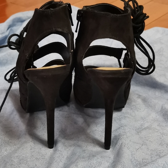 Just Fab black strappy heel shoes - Picture 5 of 5